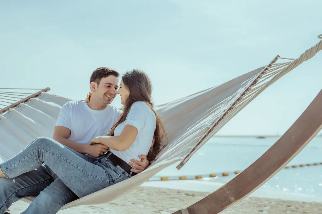 prenuptial-photographer-seaside07.webp