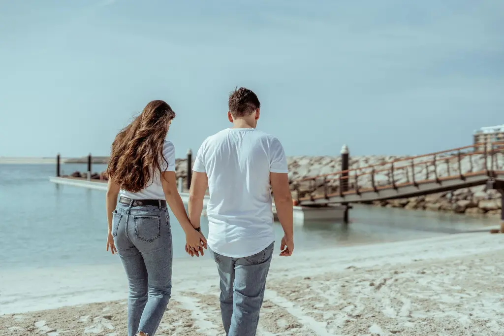 prenuptial-photographer-seaside01.webp
