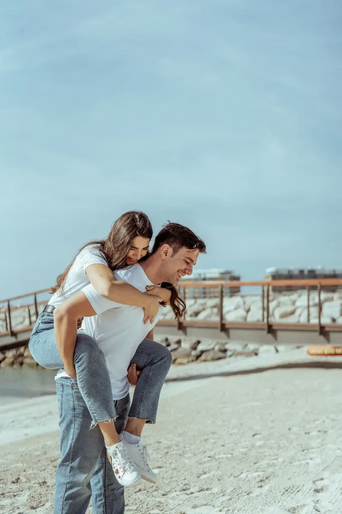 prenuptial-photographer-seaside02.webp