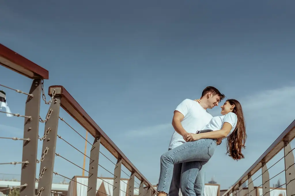 prenuptial-photographer-seaside035.webp