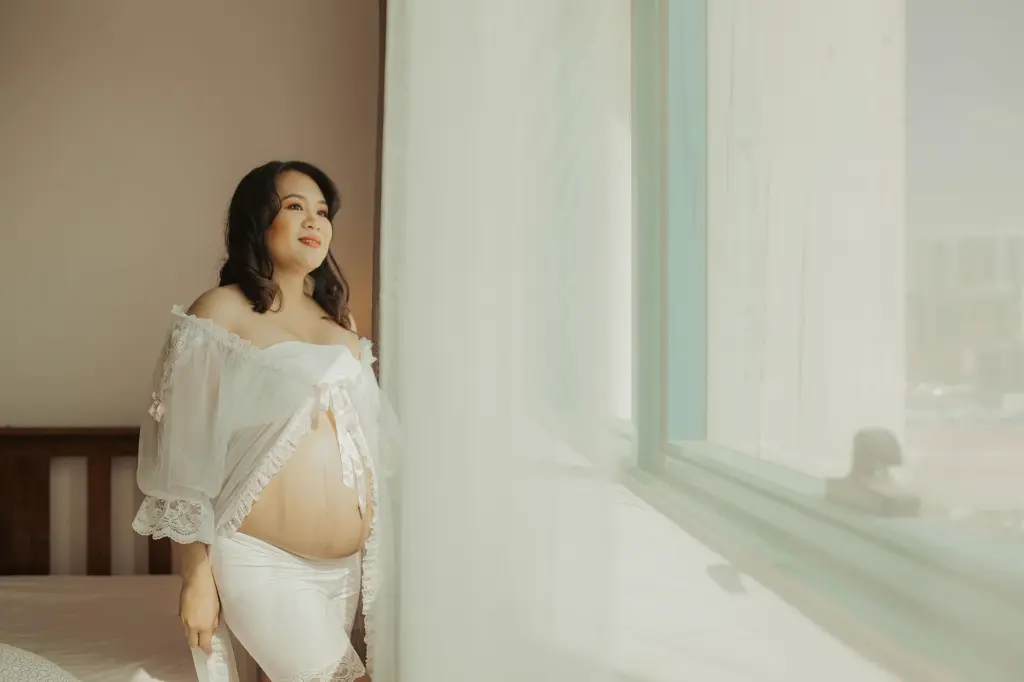maternity-photographer-sharine02.webp