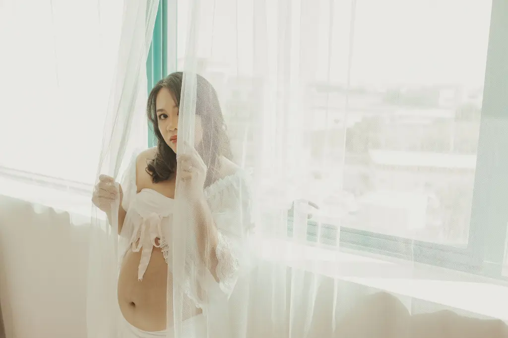 maternity-photographer-sharine016.webp