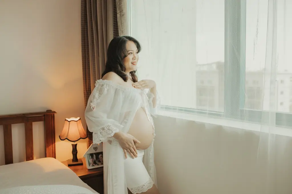 maternity-photographer-sharine03.webp