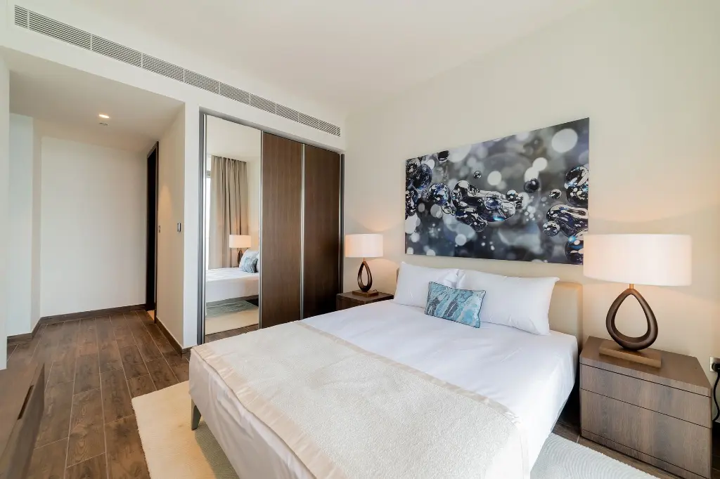 real-estate-photographer-jl3bra06.webp