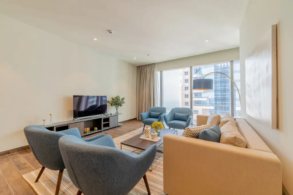 real-estate-photographer-jl3bra02.webp