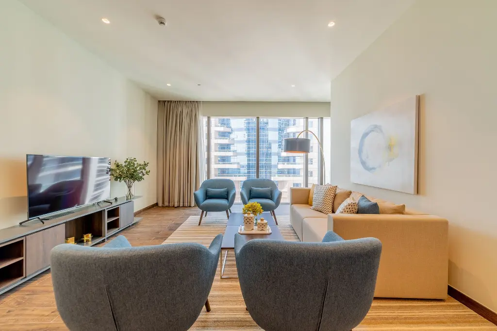 real-estate-photographer-jl3bra03.webp