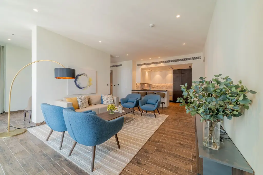 real-estate-photographer-jl3bra07.webp