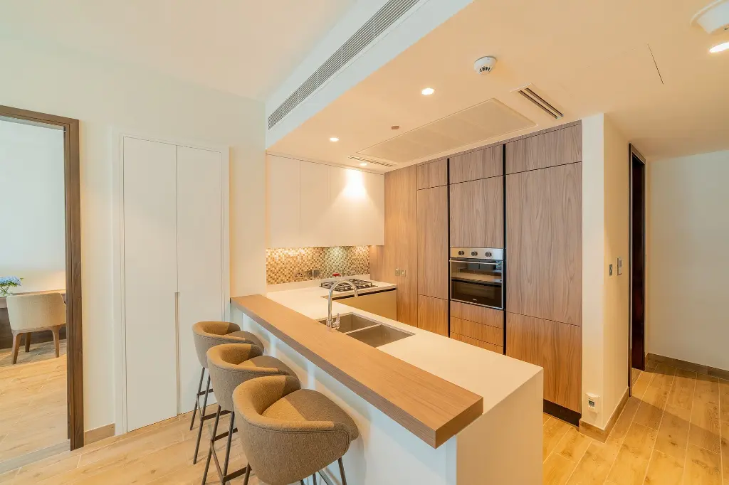 real-estate-photographer-jl1brb03.webp