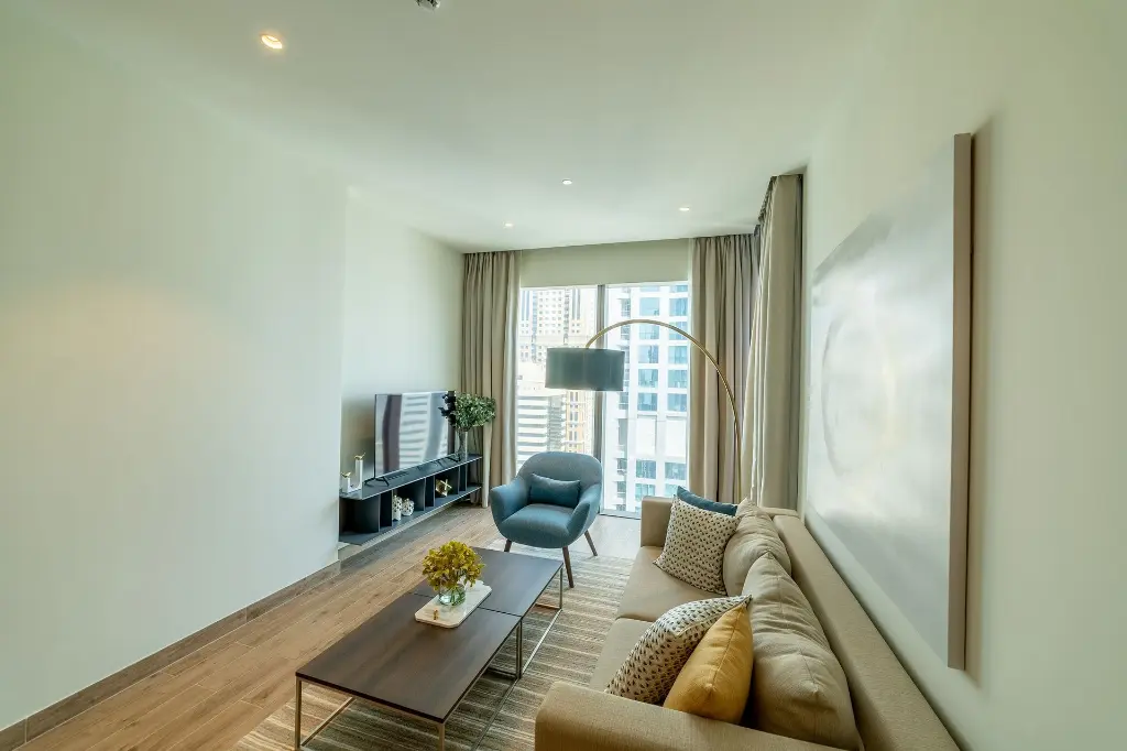 real-estate-photographer-jl1brb07.webp