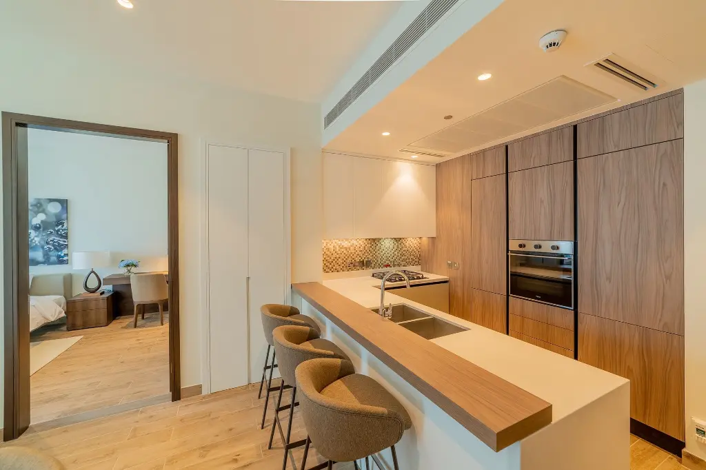 real-estate-photographer-jl1brb02.webp